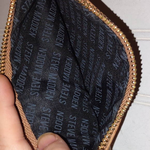 Steve Madden Tan Small Zip Up Make Up Holder Travel Size 5H X 7L - Picture 7 of 7